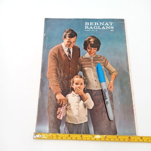 Vintage Bernat Handicraftter Raglan Patterns Magazine Number 97 1961 Mid Century - Picture 9 of 9